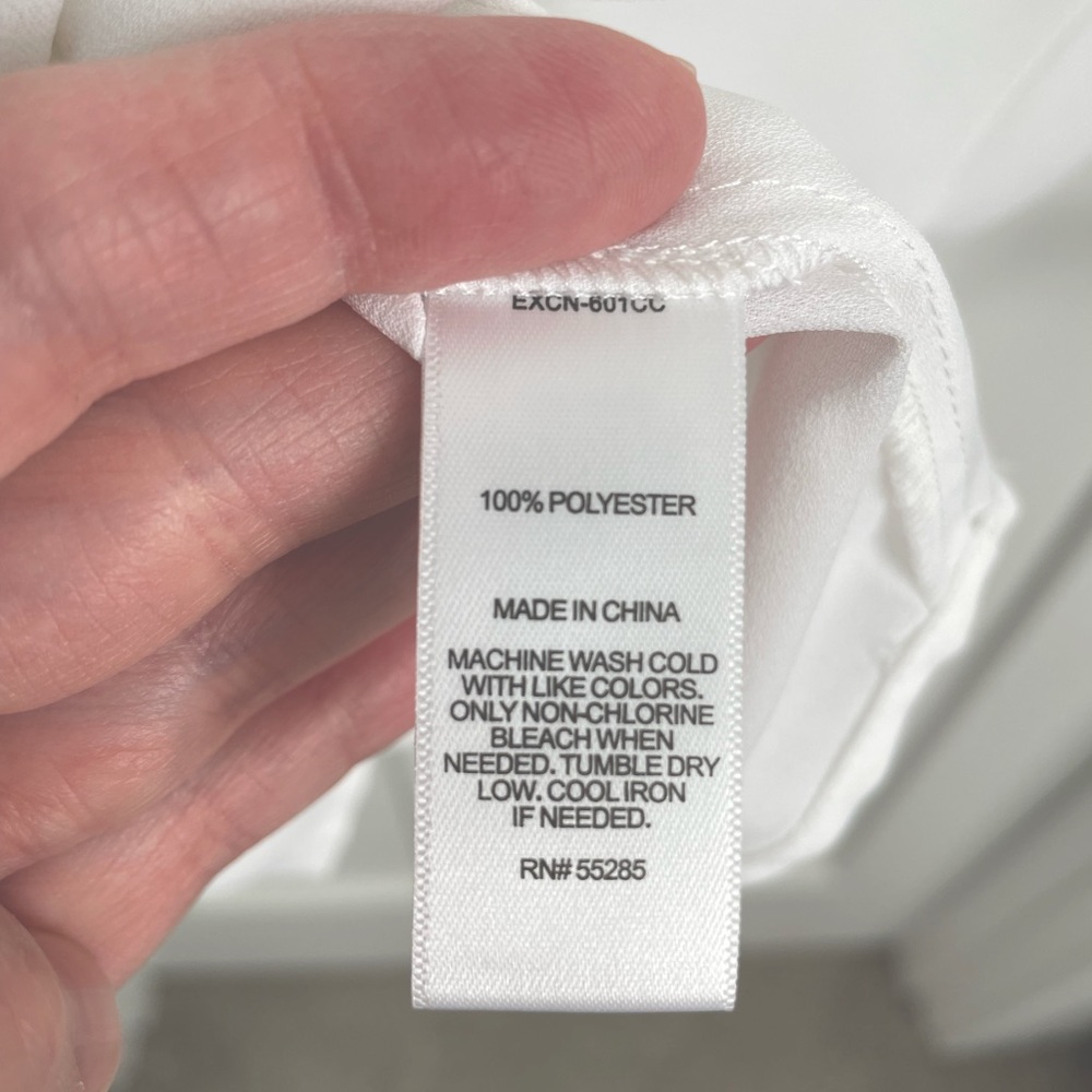 Express Pure White Button Up Blouse Size Medium - image 7